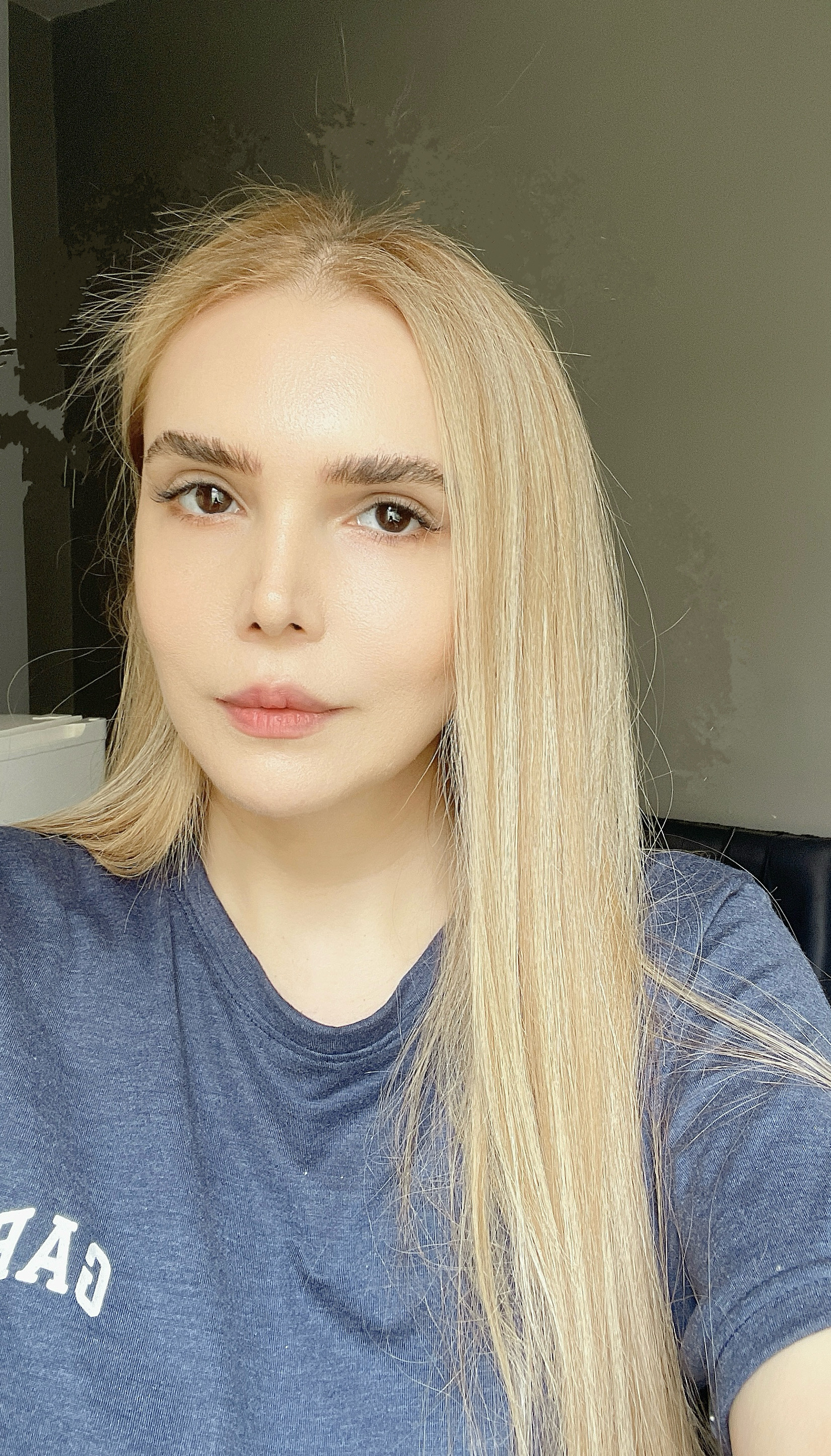پریناز بهروز