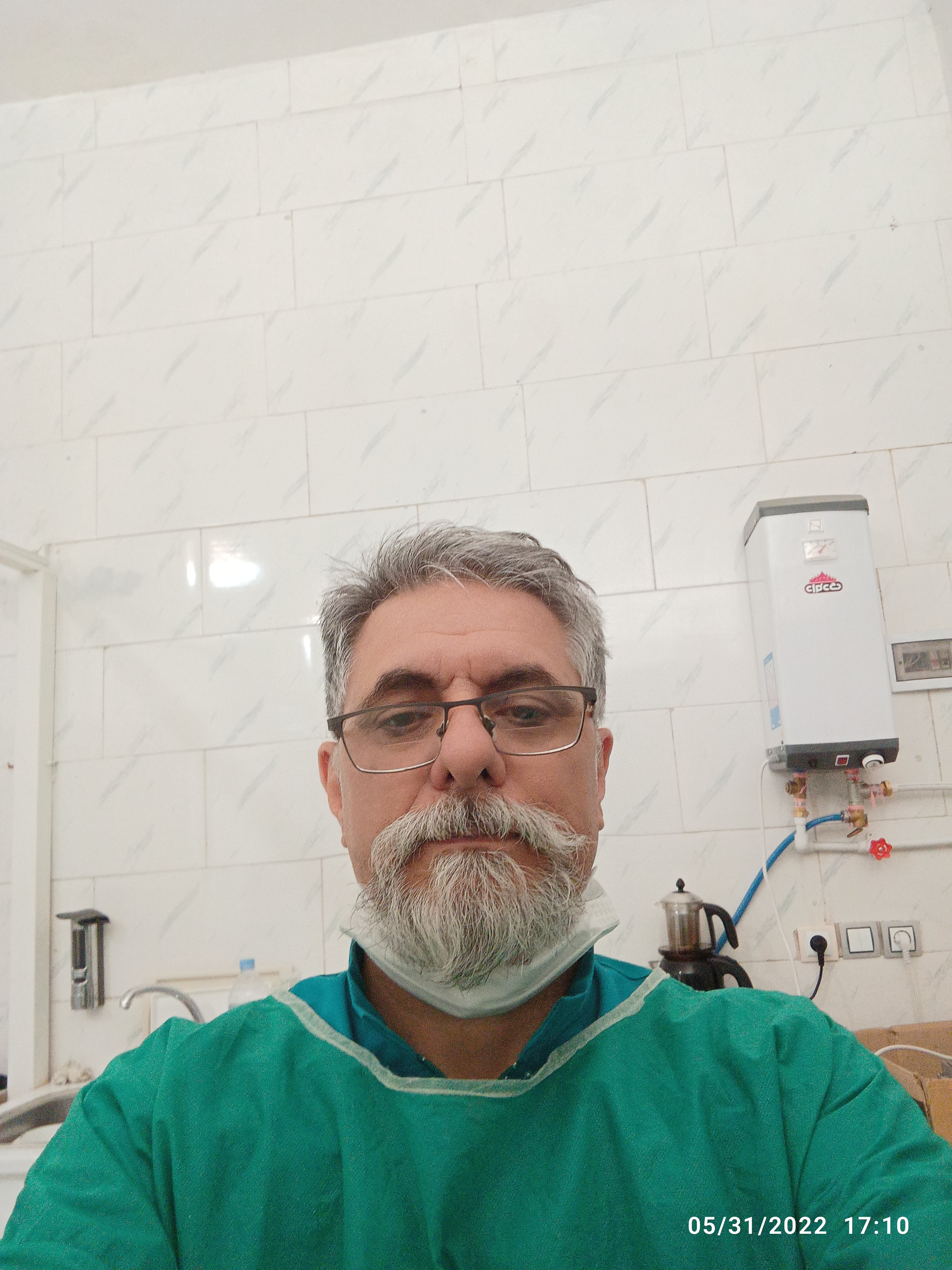 دکتر ایرج لعلی
